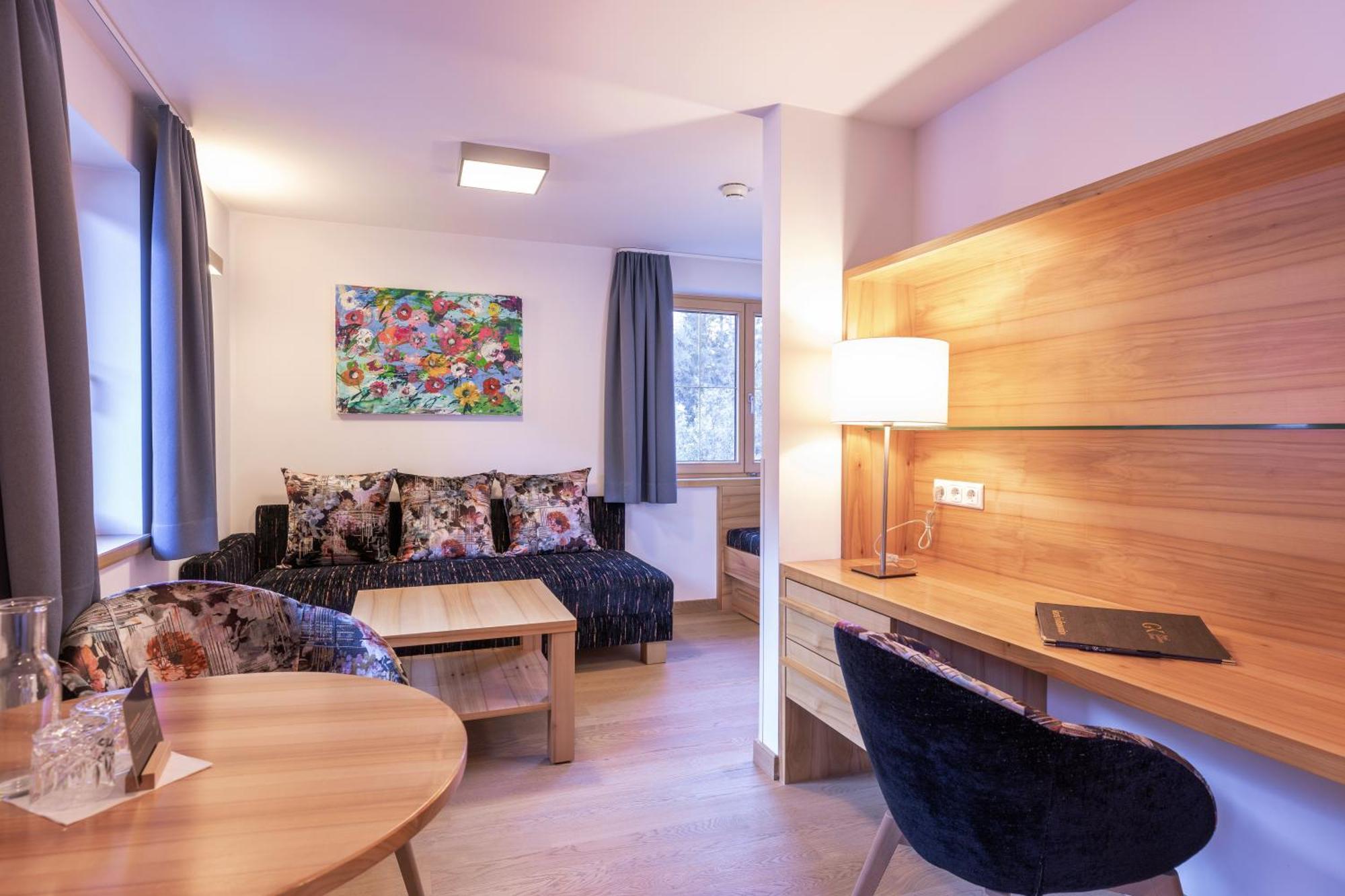 Quality Hosts Arlberg - Hotel Goldenes Kreuz B&B Sankt Anton am Arlberg Bagian luar foto