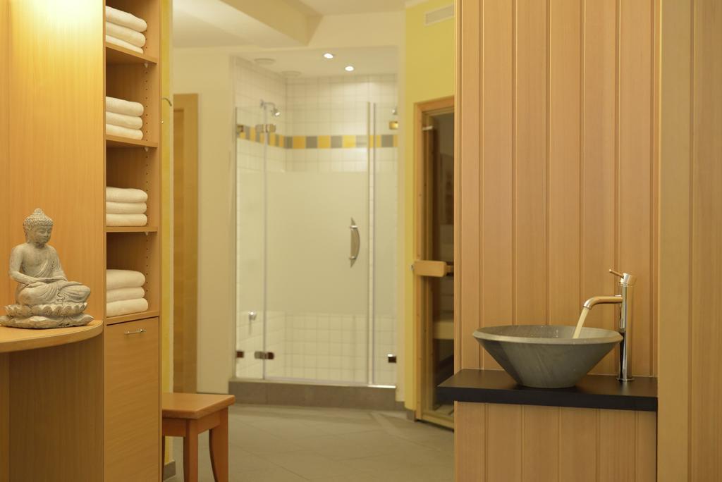 Quality Hosts Arlberg - Hotel Goldenes Kreuz B&B Sankt Anton am Arlberg Bagian luar foto
