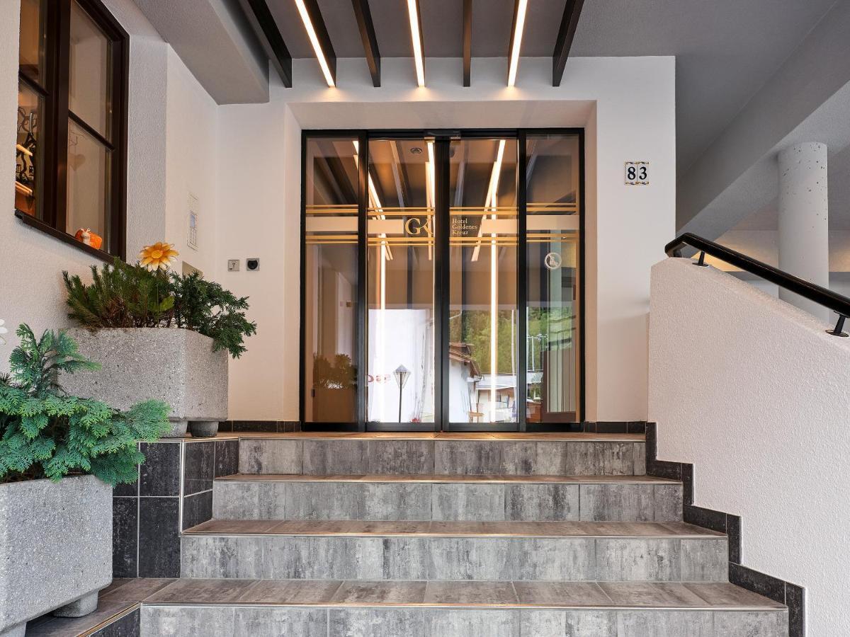 Quality Hosts Arlberg - Hotel Goldenes Kreuz B&B Sankt Anton am Arlberg Bagian luar foto
